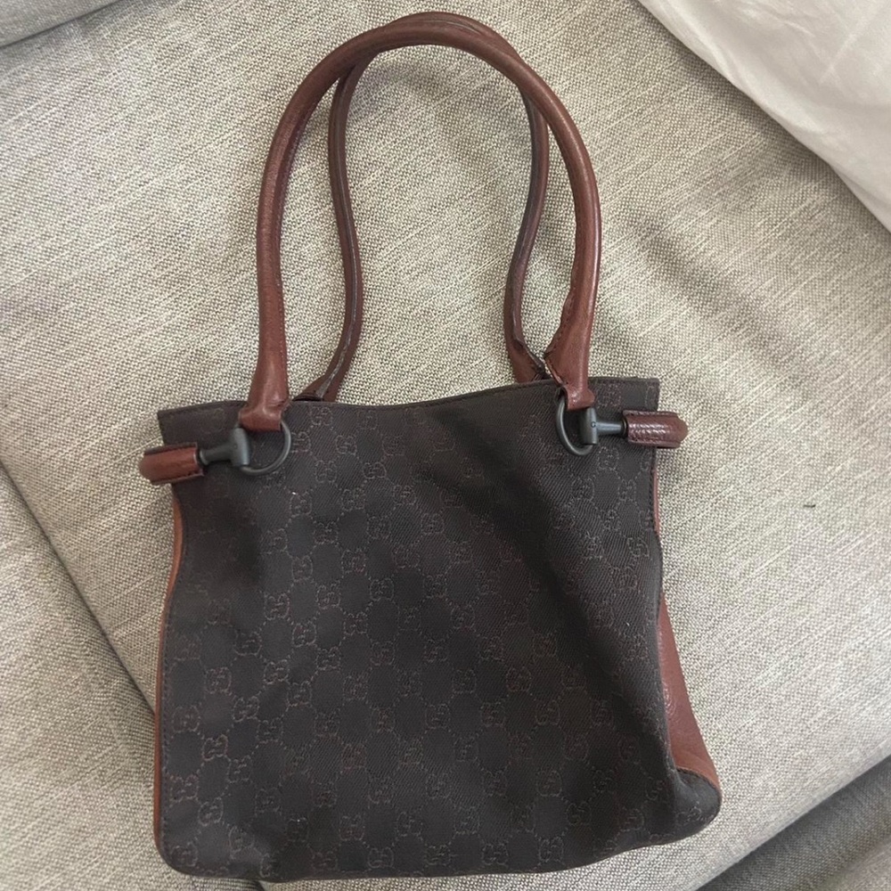 Gucci horsebit monogram canvas with leather handbag! 
Great condition!!